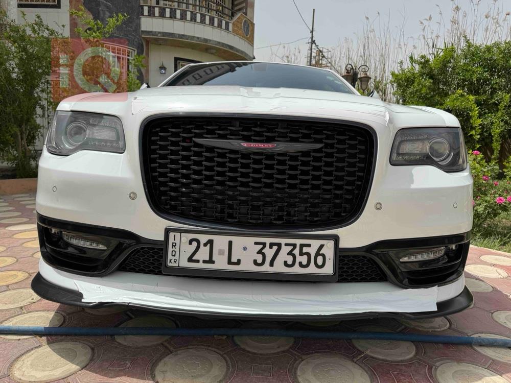 کرایسلەر 300